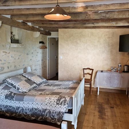 Domaine De La Rue Bed & Breakfast La Berthenoux Exterior photo